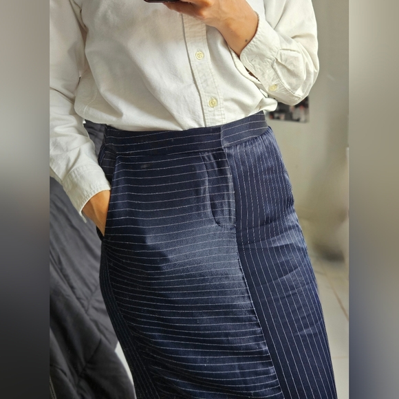 Banana Republic White and Navy Pinstripe Pencil Midi Skirt - Picture 2 of 7